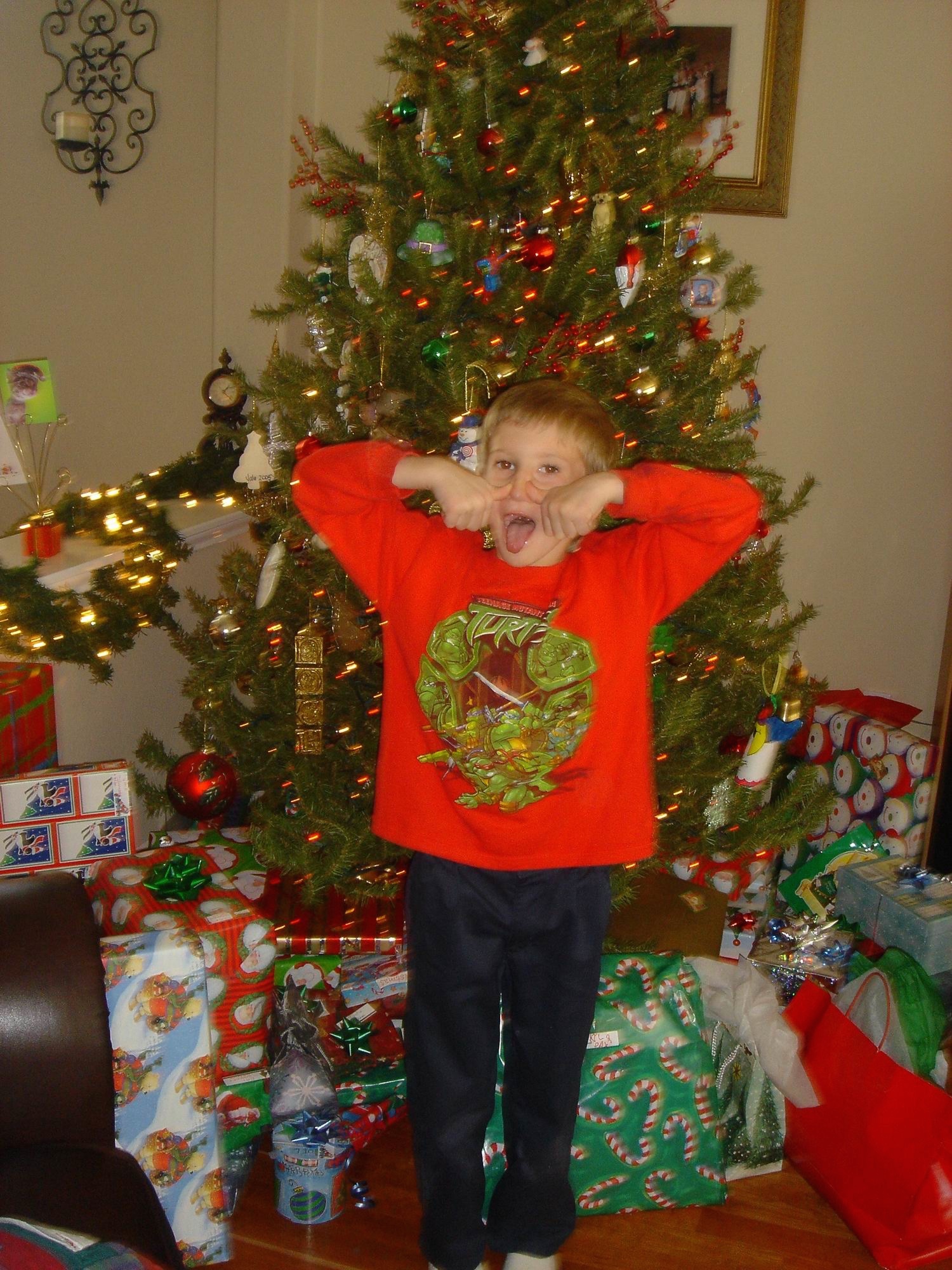 2005-12-24-07 Christmas Eve J&K.jpg